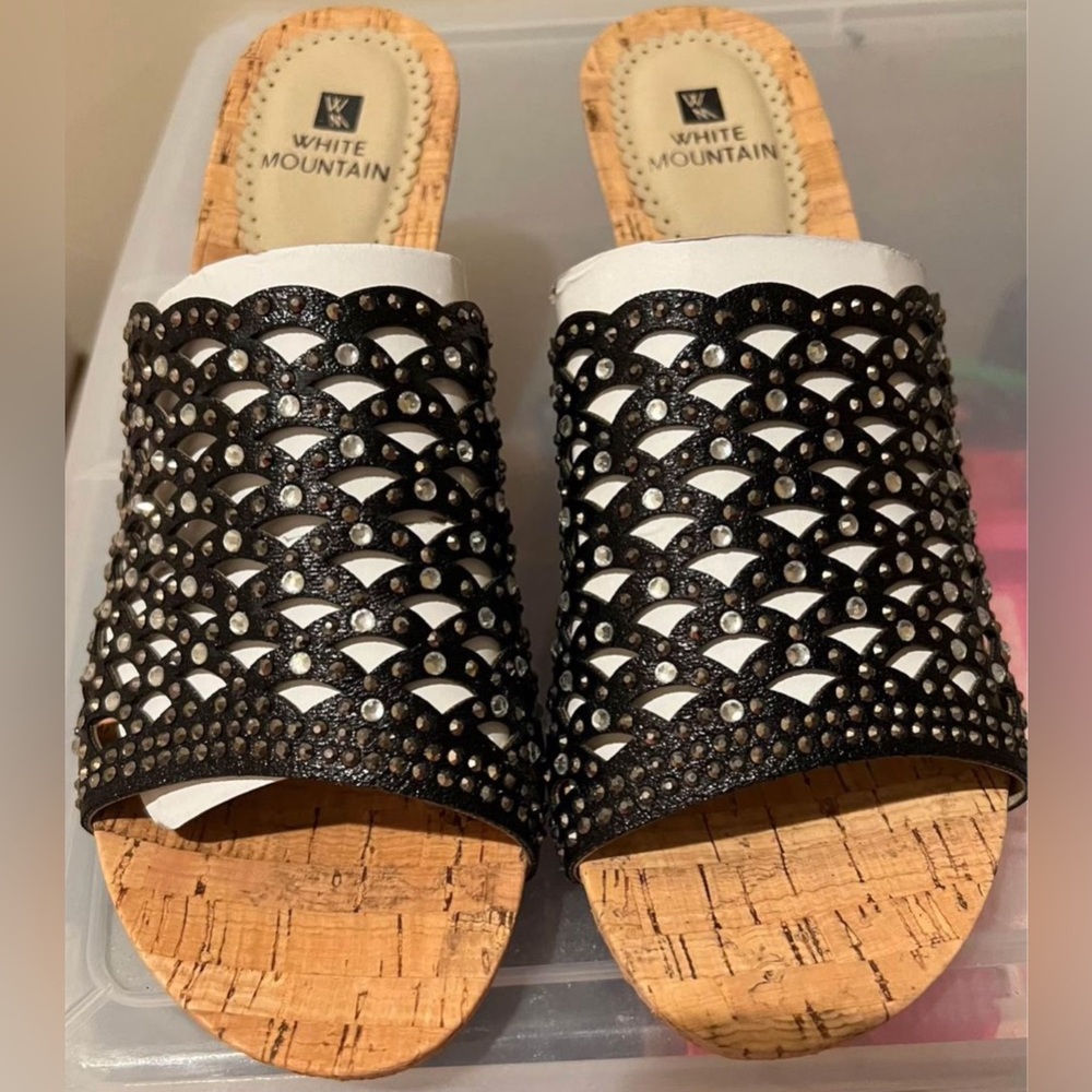 NEW | 8M | White Mountain Wedge Sandal